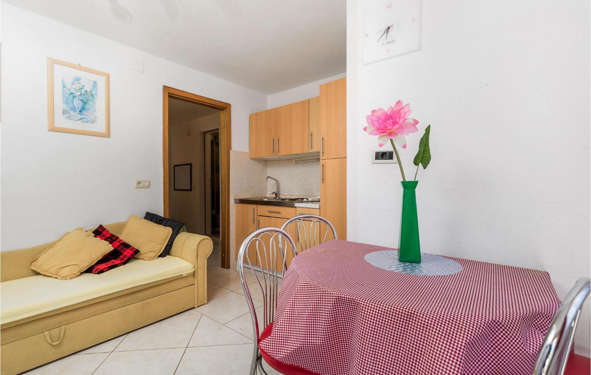 Beach Front Apartment In Punta Kriza With Kitchen Eksteriør bilde