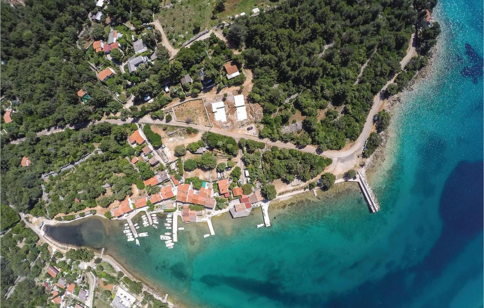 Beach Front Apartment In Punta Kriza With Kitchen Eksteriør bilde